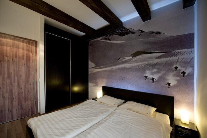 Room 5 of 42