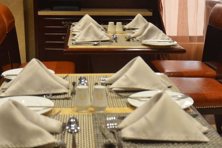 Dining 44 of 78