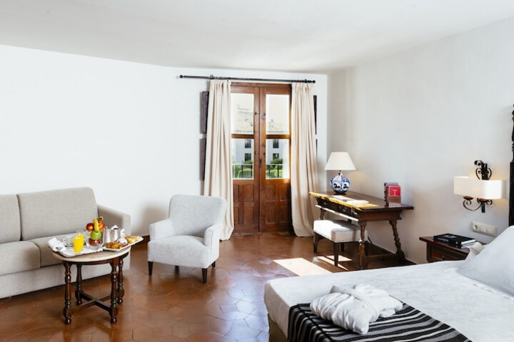 Room 6 of 33