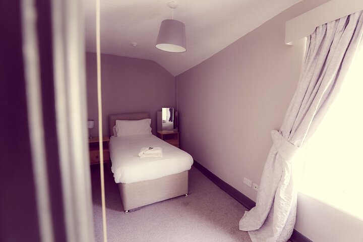 Room 6 of 22