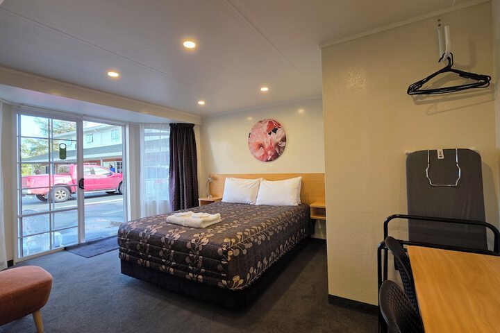 Room 68 of 141