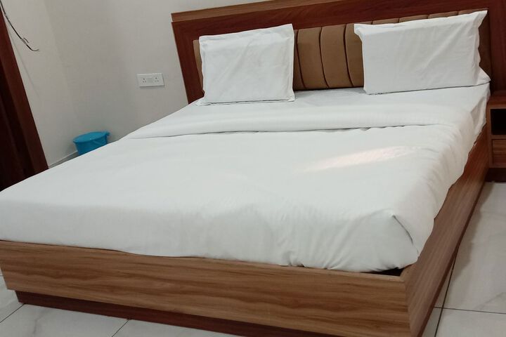 Hotel Viraj
