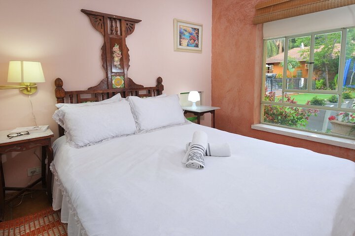 Room 4 of 37