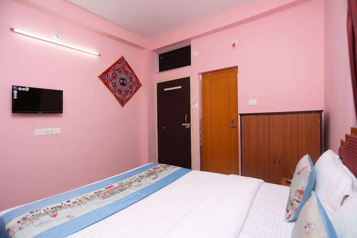 Room 16 of 17