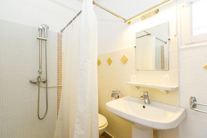 Room 20 of 31