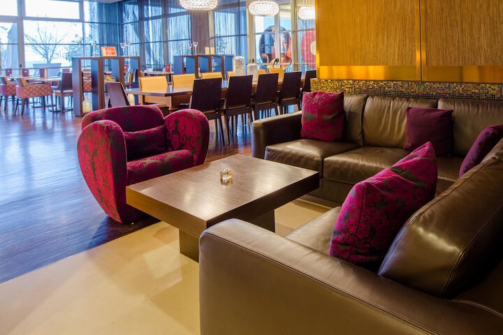 Hotel Interior 10 of 168
