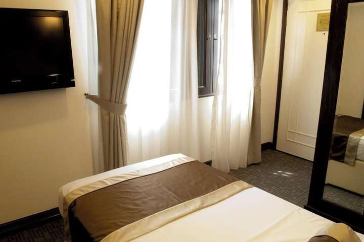 Room 20 of 53