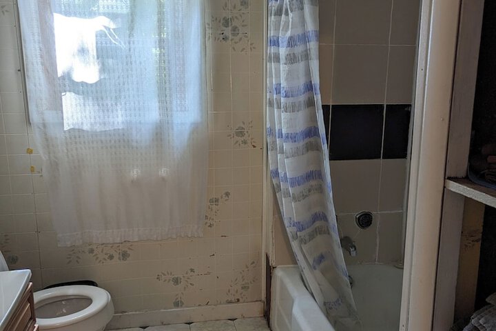 Room 43 of 46