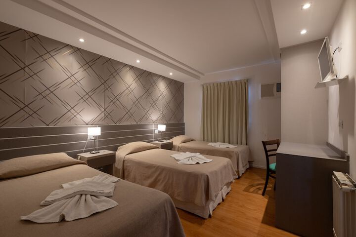 Room 10 of 29