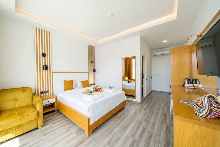 Room 19 of 104