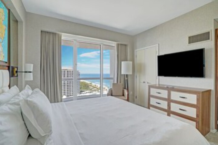Room 53 of 82