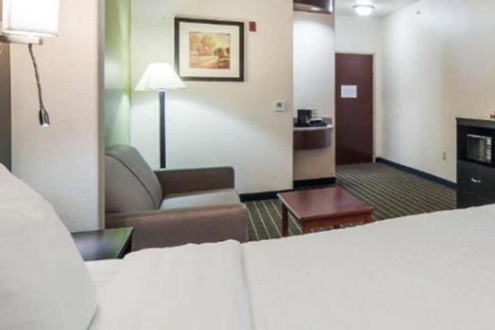 1 King Bed Suite (13 of 13)