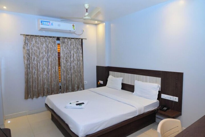 Room 14 of 28