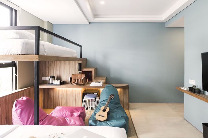 Room 27 of 65