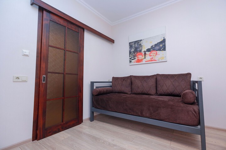 Room 18 of 49