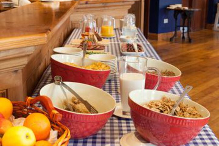 Breakfast/Coffee Service 3 of 34