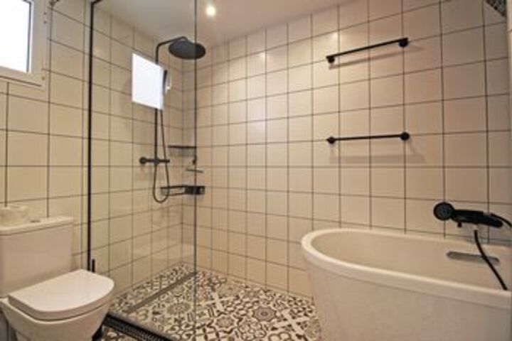Room 5 of 25