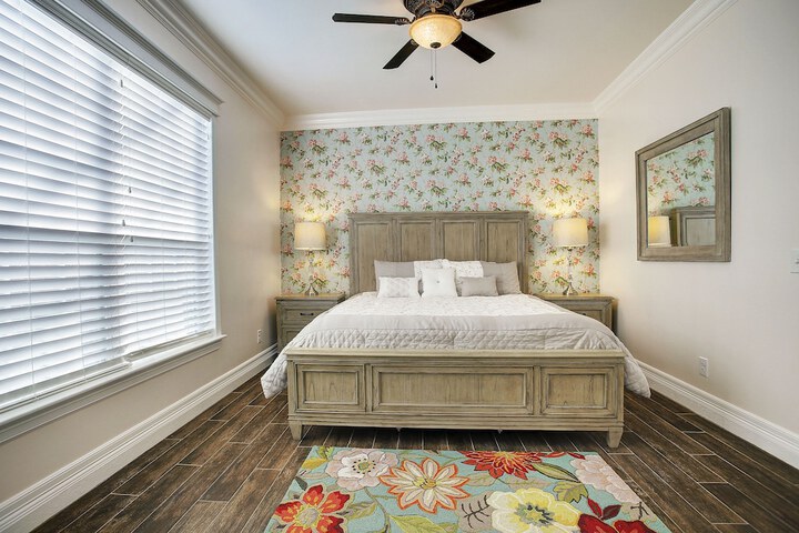 Room 12 of 82