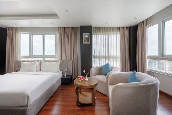 Room 6 of 23