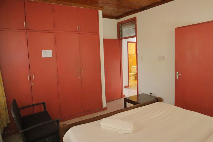 Room 10 of 22