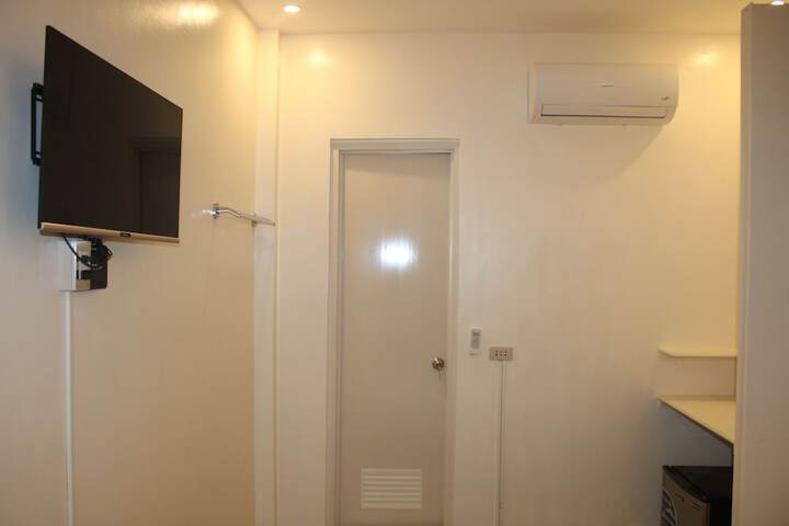 Room 5 of 83