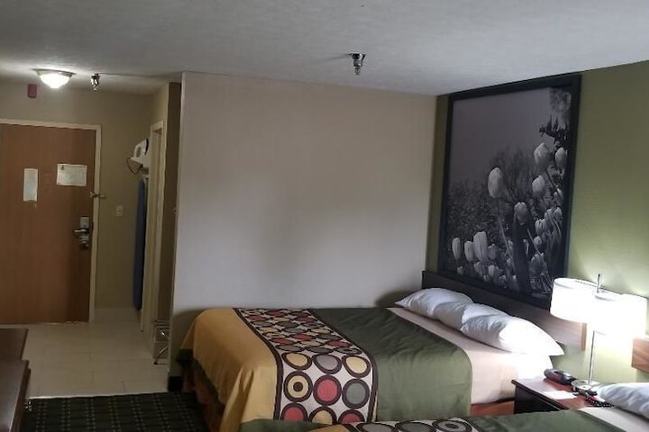 2 Queen Beds (12 of 18)