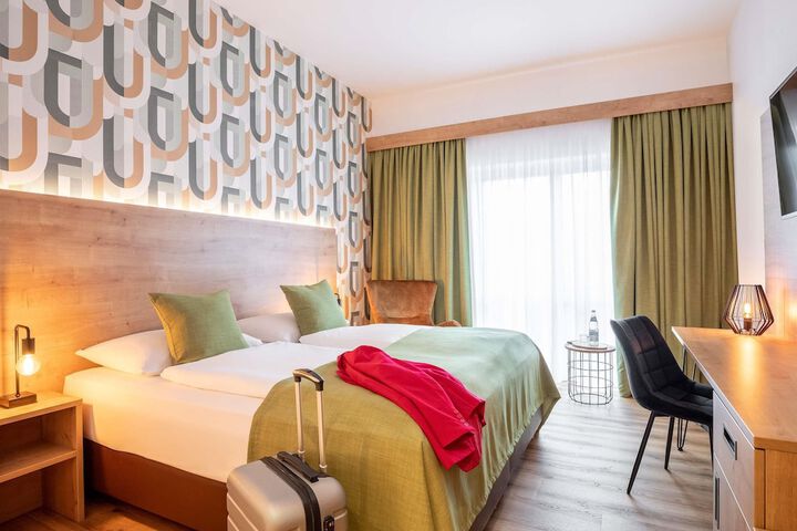 Room 2 of 49