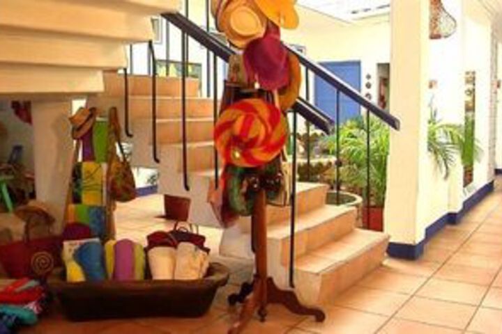 Gift Shop 17 of 72