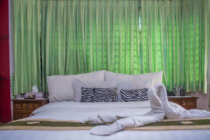 Room 28 of 144