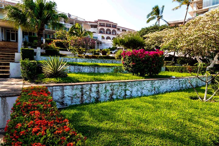 Hotel Exterior 154 of 182