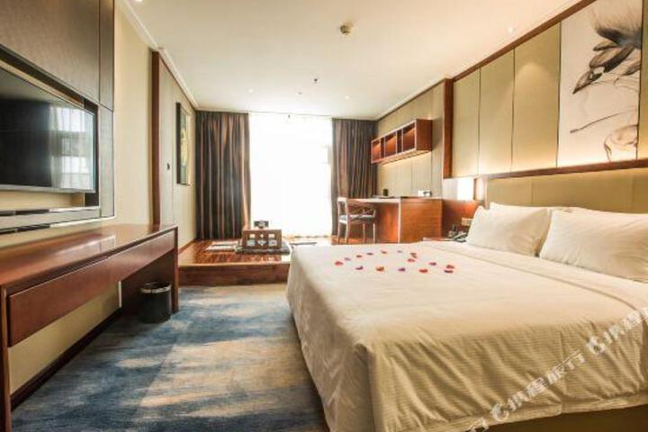 Xiangyang Dongfeng Hotel