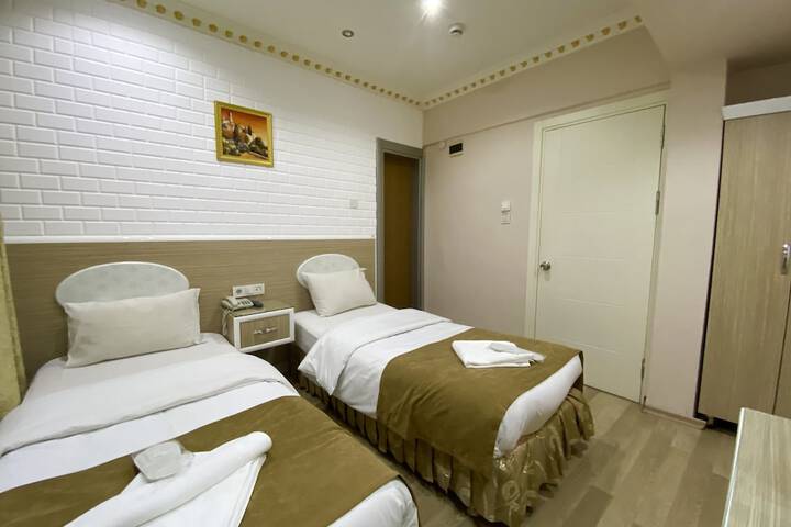 Room 25 of 61