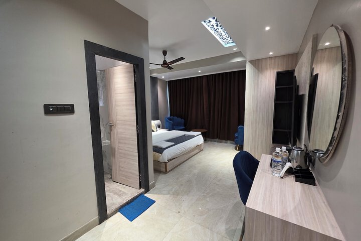 Room 6 of 61