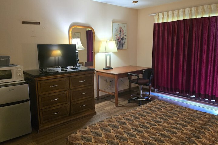 Room 11 of 34