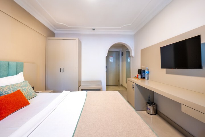 Room 12 of 60