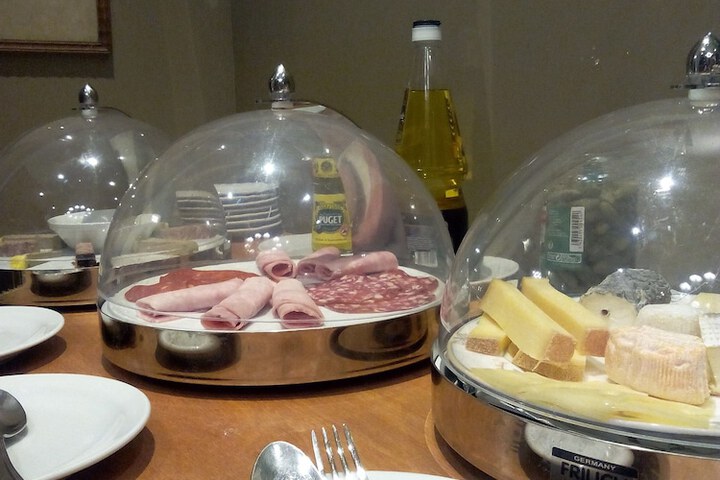 Dining 46 of 55
