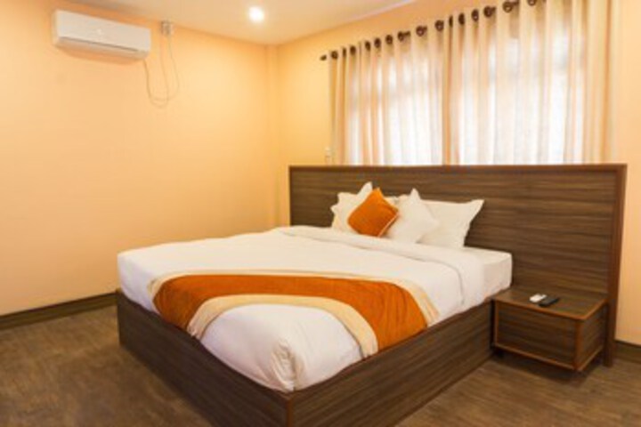 Room 8 of 19