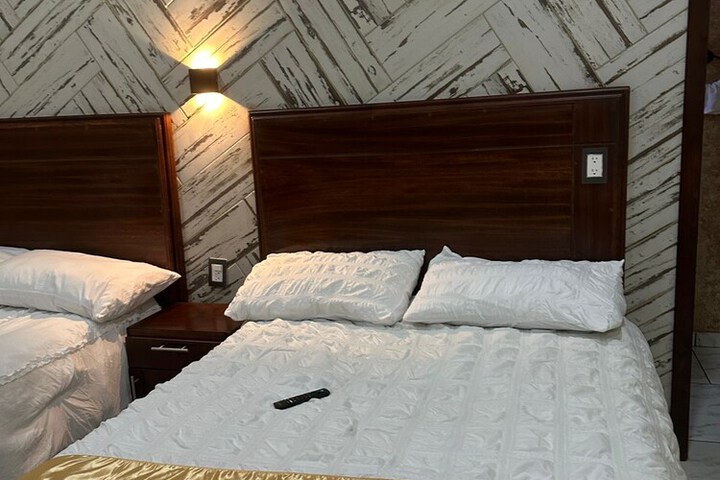 Room 11 of 40