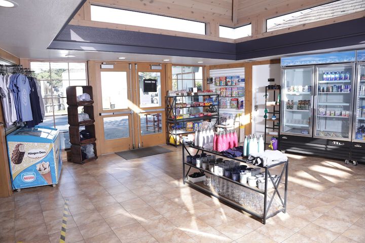 Gift Shop 17 of 25