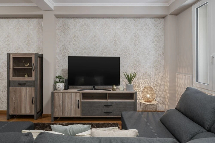 Room 4 of 12