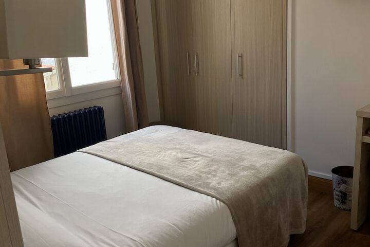 Room 15 of 50