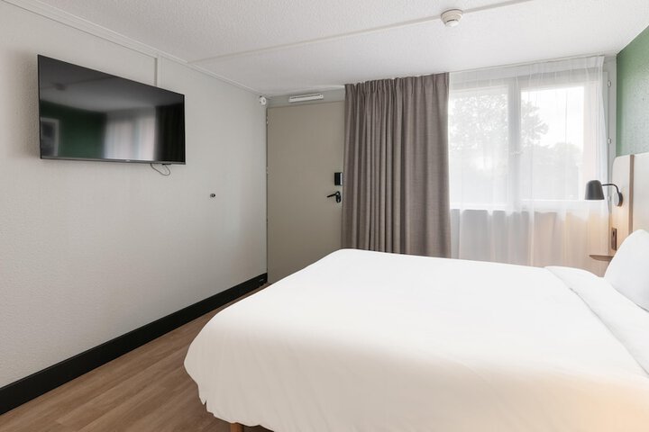 Room 4 of 29