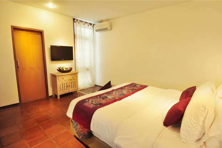 Room 6 of 42