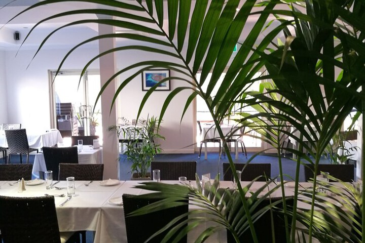 Dining 74 of 126