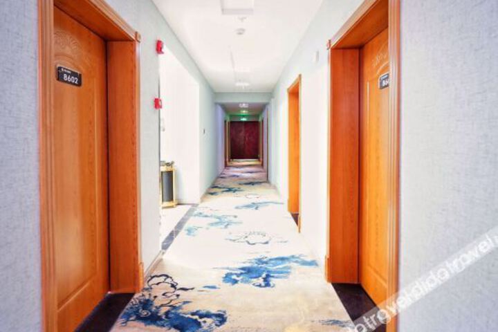 Hotel Interior 6 of 23