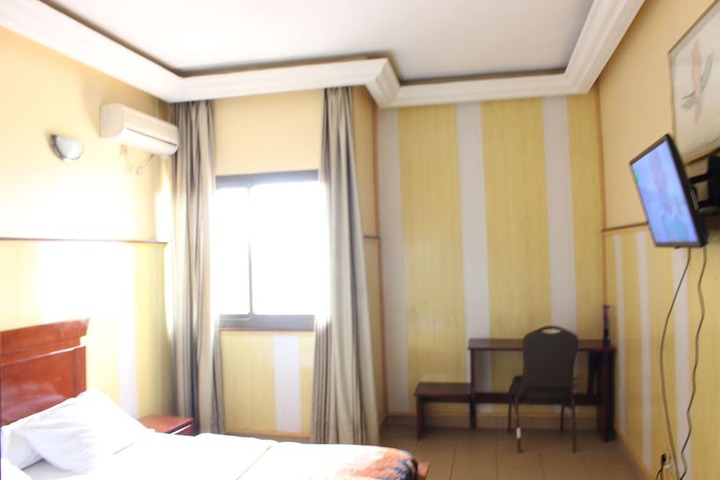 Room 15 of 38