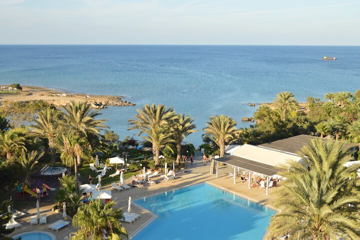 Hotel Pool
