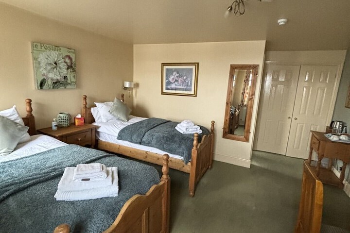 Room 2 of 30