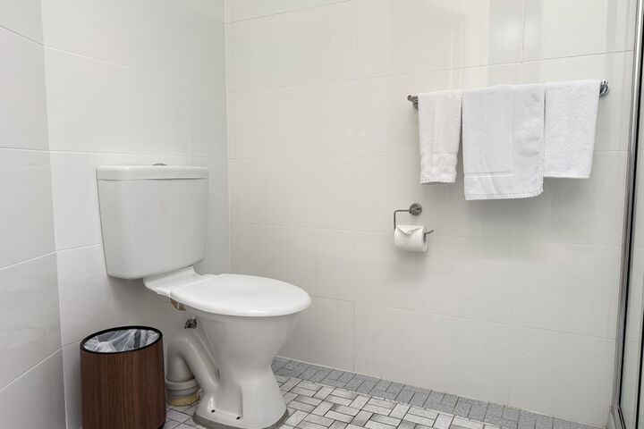 Room 6 of 78