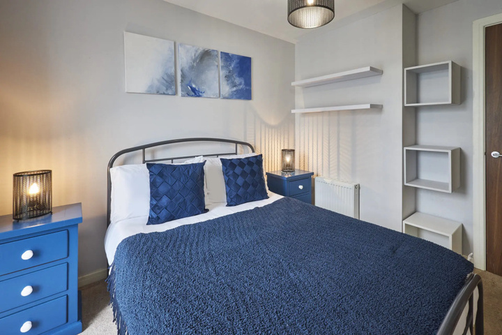 Room 2 of 16